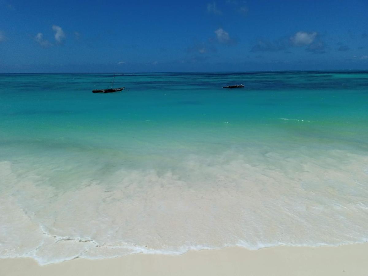 Beachfront Villa Ladha Ya Zanzibar Джамбиани Экстерьер фото