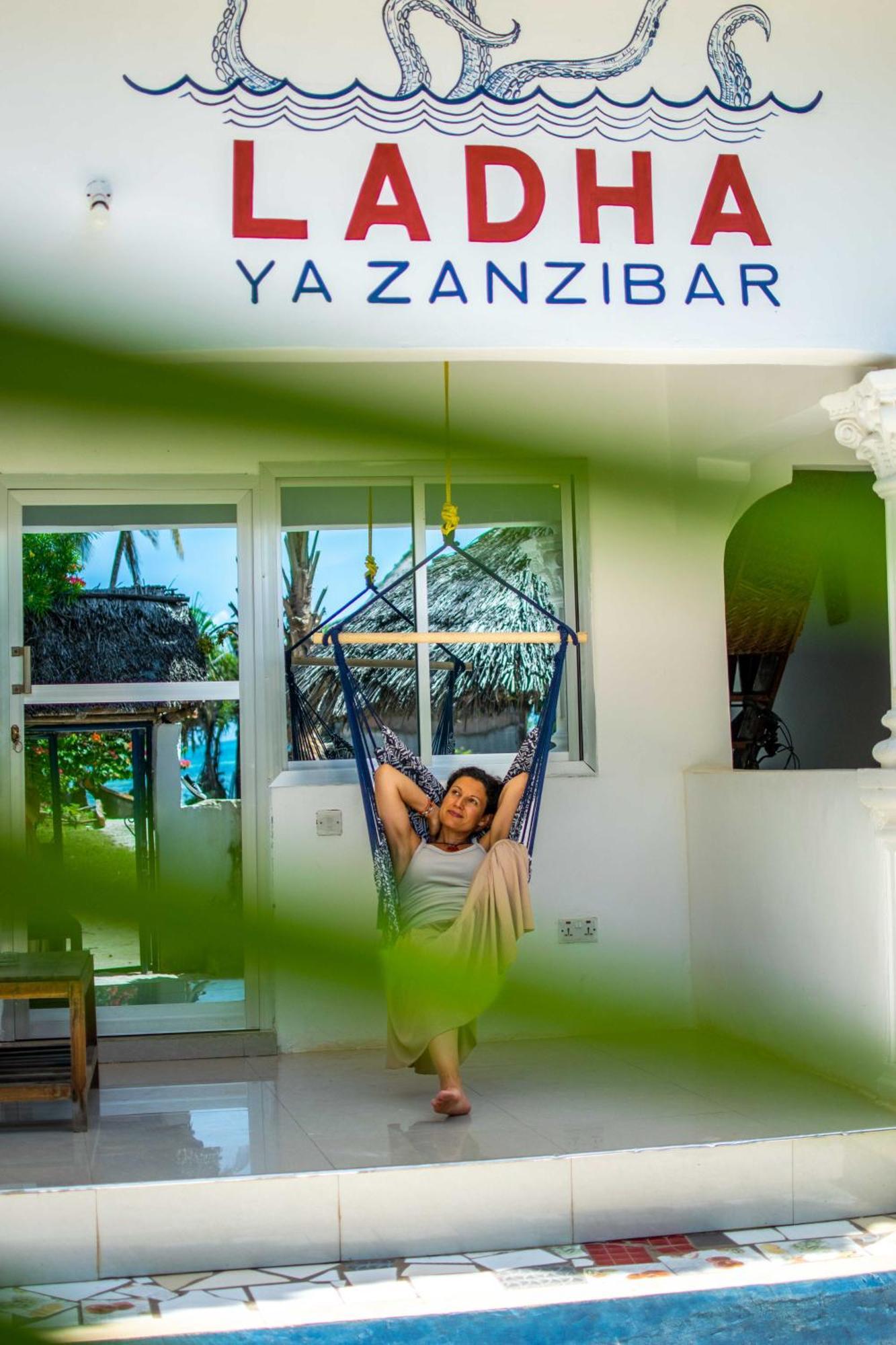 Beachfront Villa Ladha Ya Zanzibar Джамбиани Экстерьер фото